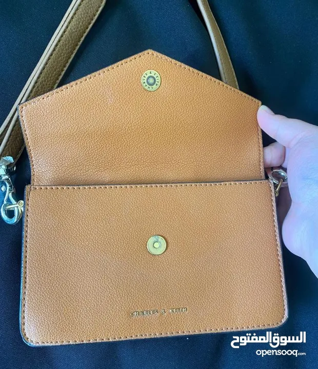 شنطة تشارلز اند كيث اصلية