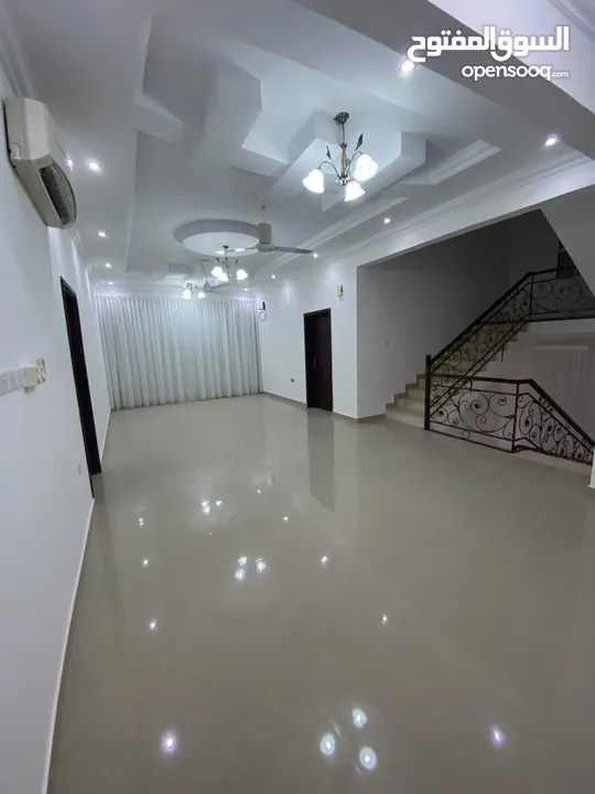 فيلا  للبيع في المعبيلة موقع مميز من المالك مباشر Villa for sale in Al Maabilah, prime location