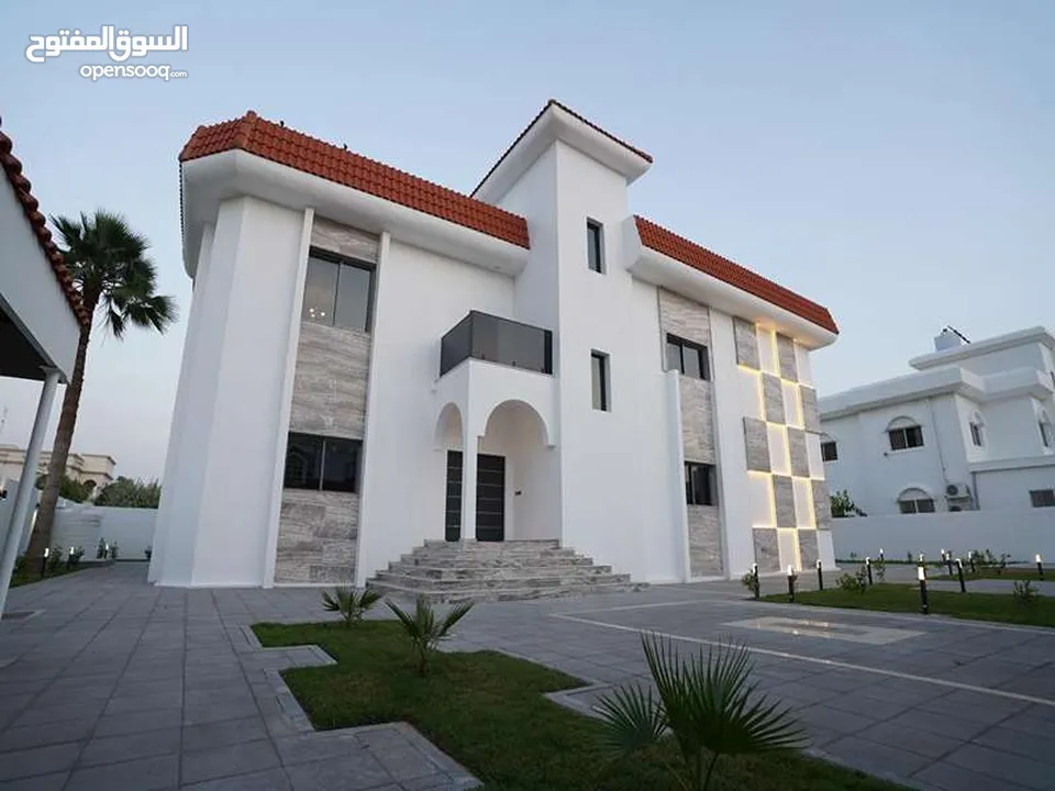 للبيع فيلا 7غرف.بمنطقه شرقان . لوكيشن مميز.مساحه واسعه .استلام فورى.