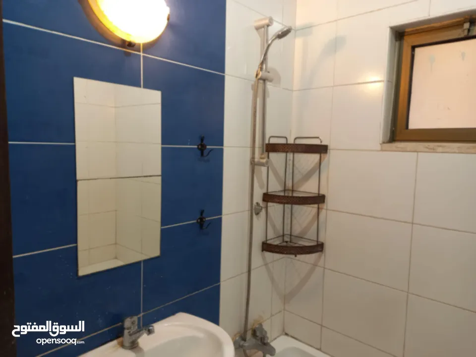 شقه للبيع مرج الحمام نزول ناعور قرب قاعة ميموريز والدفاع المدني منطقه هادئه مطلة