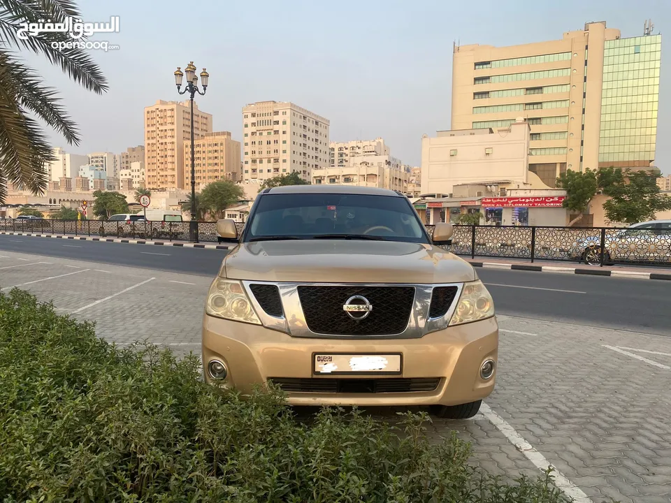 Nissan patrol full platinum V8 (never painted)