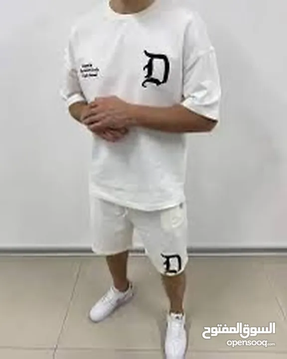 ملابس عصريه