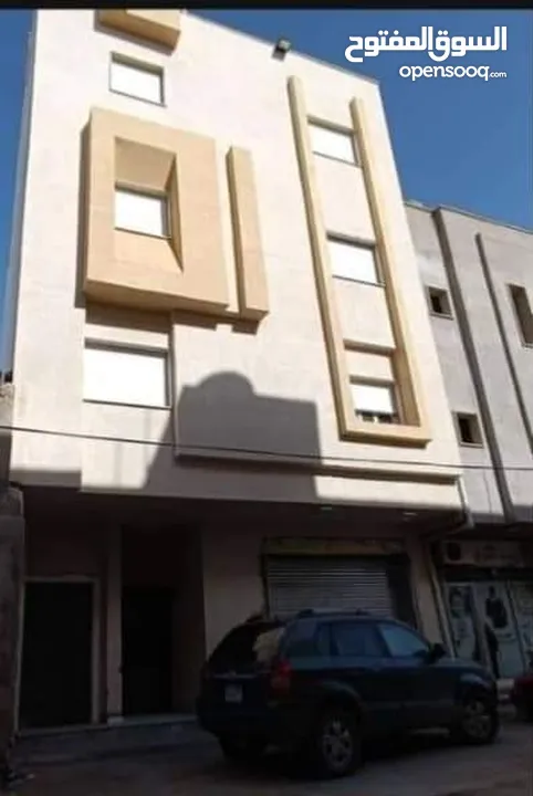 مبني استثماري أربع أدوار للبيع في مدينة طرابلس منطقة غوط الشعال جهة شارع 10 في شارع المجمع علي طريق