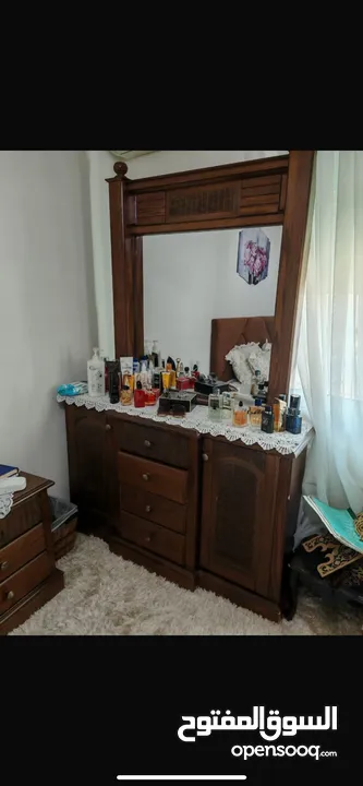 طقم كنب مع غرفة سفرة وغرفة نوم للبيع