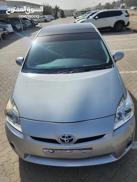 Toyota Prius 2015 very neat full option with solar panels