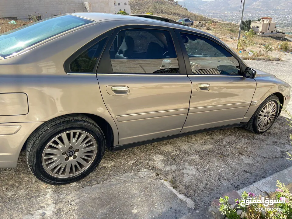 (للبيع كاش او للبدل على BMW اوتوماتيك) فولفو S80 2005 – مش بس سيارة، هاي قصة وفخامة! *اقرأ الوصف