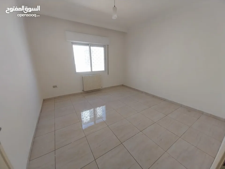 شقة غير مفروشة للإيجار ( Property 38600 ) سنوي فقط