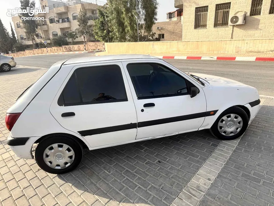 معها سياره للقطع