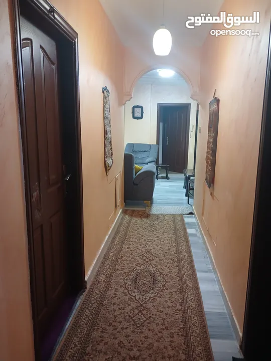 شقة أرضية في ضاحية الرشيد بالقرب من الخدمات