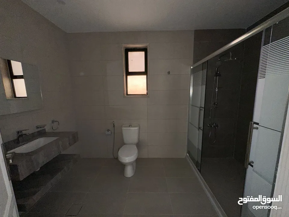 شقة غير مفروشة للبيع في الشميساني  ( Property ID : 38340 )