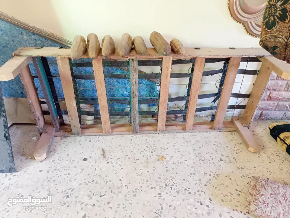 خشب مستعمل للبيع اغراض مستعملة للبيع بداعي السفر
