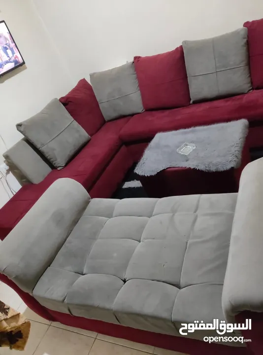 غرفة نوم و 2 طقم كنب