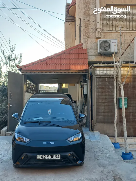 منزل بيت للبيع او للاستثمار مع إمكانية البناء على السطح