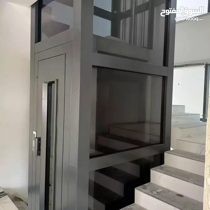 مصعد خارجي كامل مواصفات جيدة جدا مع سيفتي كامل