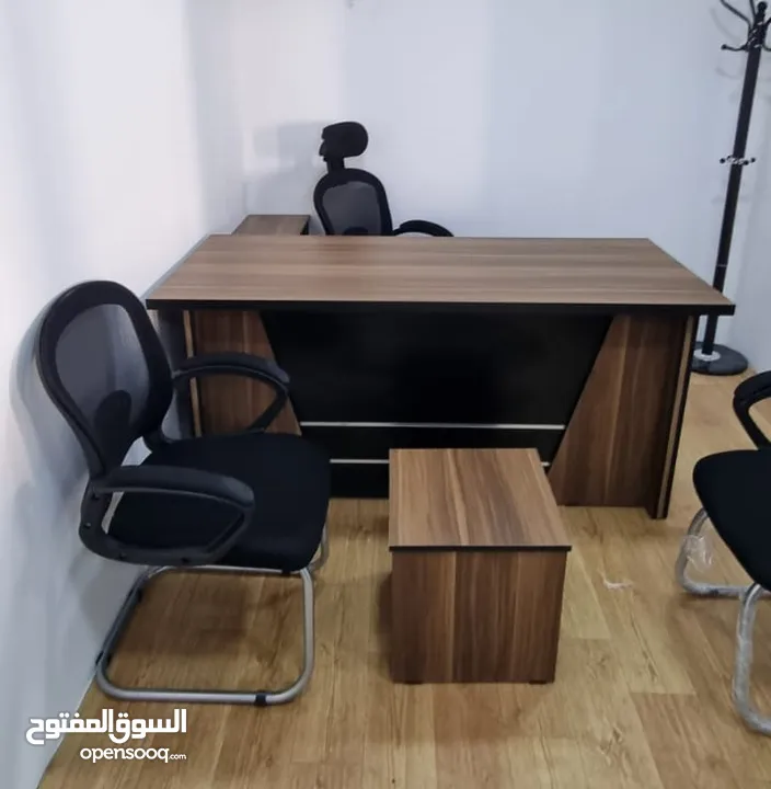 مكتب مدير للغرف الصغيرة عدة الوان متوفر بعدة الوان حسب الطلب توصيل مجاني داخل عمان والزرقاء