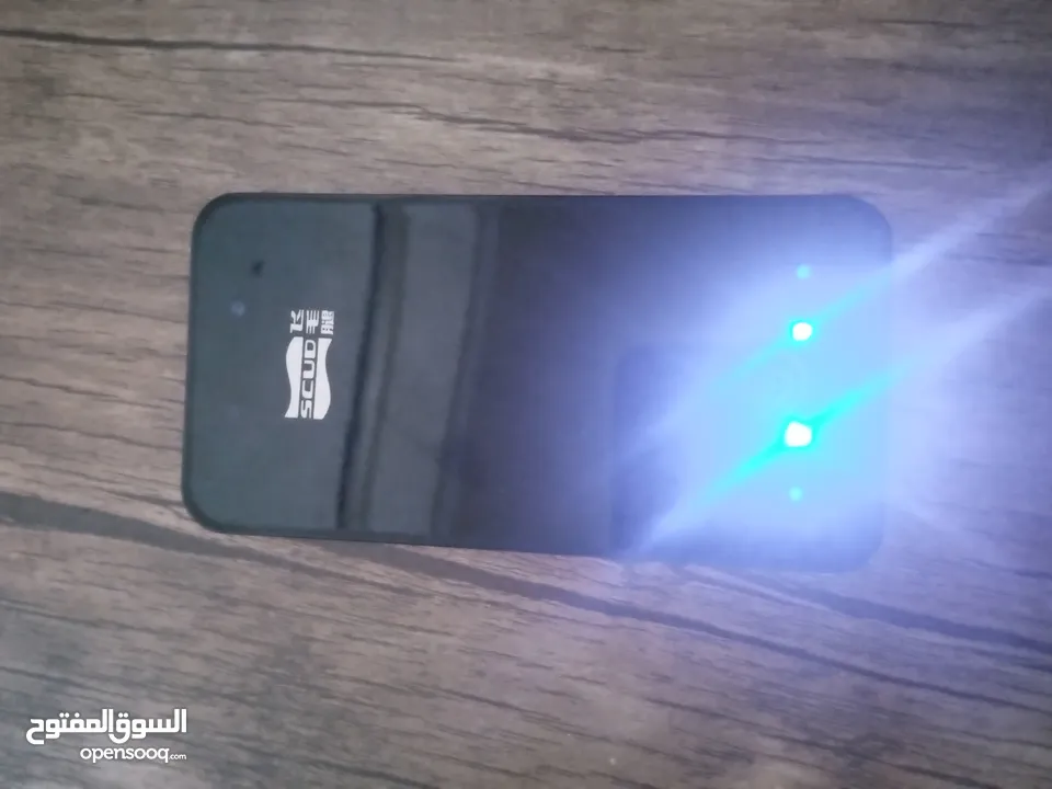 معه باور بانك Samsung galaxy y young 2013  اقرأ الوصف قبل ما تبعث