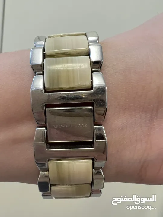Michael Kors Women's Wristwatch Silver and Beige