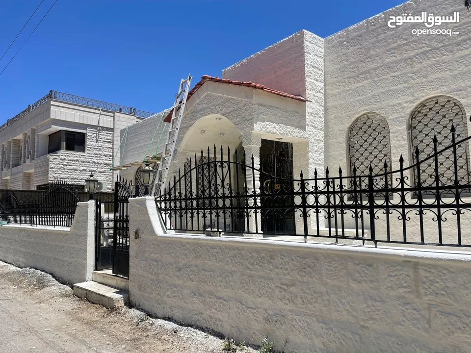 دابوق فيلا مستقله فلات موقع مميز مقابل حدائق الحسين وقرب ستي مول