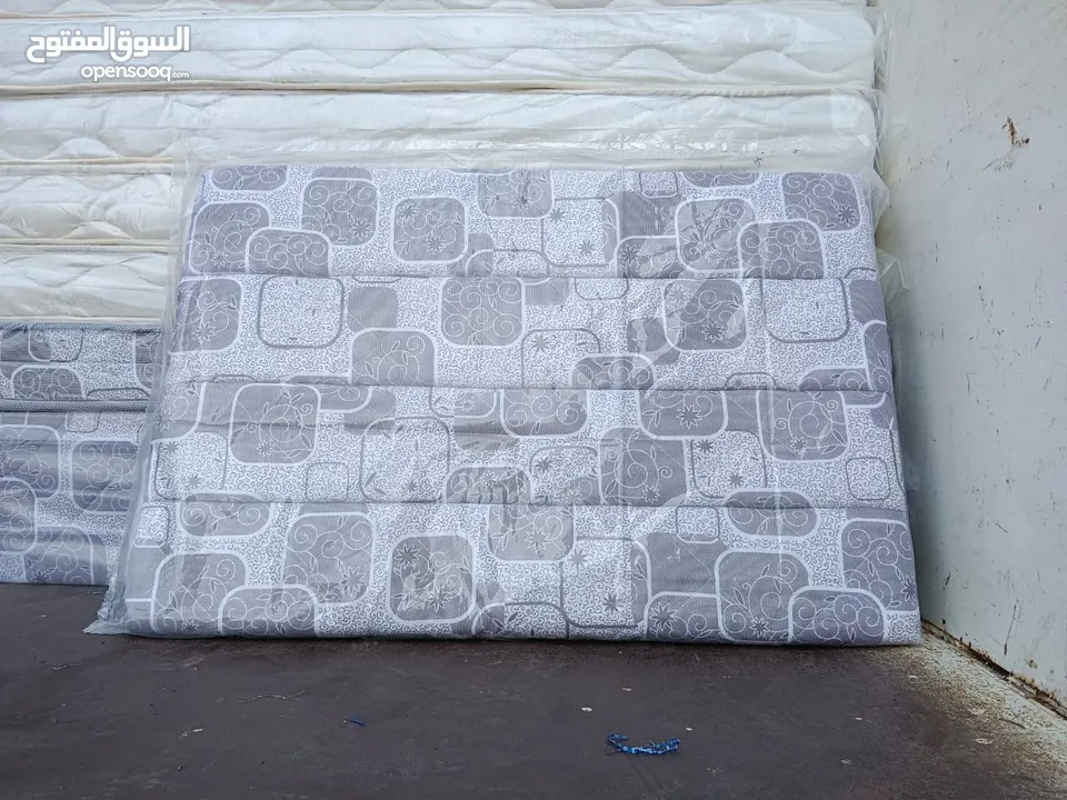 BED WITH MATRESS All size available /کرفایہ مع دوشج کل مقاس موجود