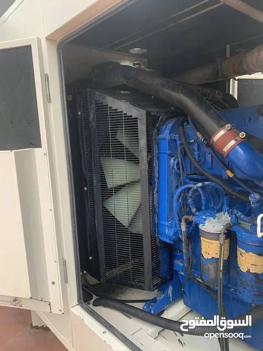 مولد كهرباء 550 KVA بيركنز برطاني اصلي