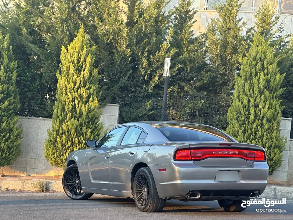 Dodge charger model 2011 (3600cc) for sale