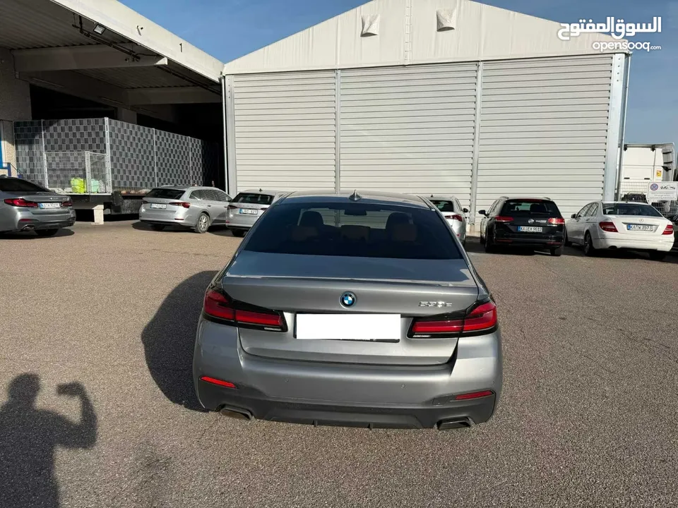 للبيع BMW 530e Plug-in Hybrid M Sport موديل 2022