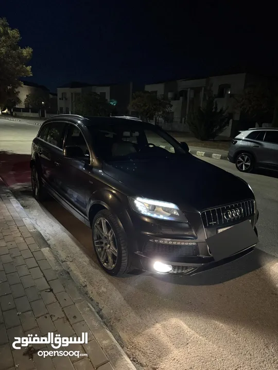 Audi Q7 in excellent condition no accidents
