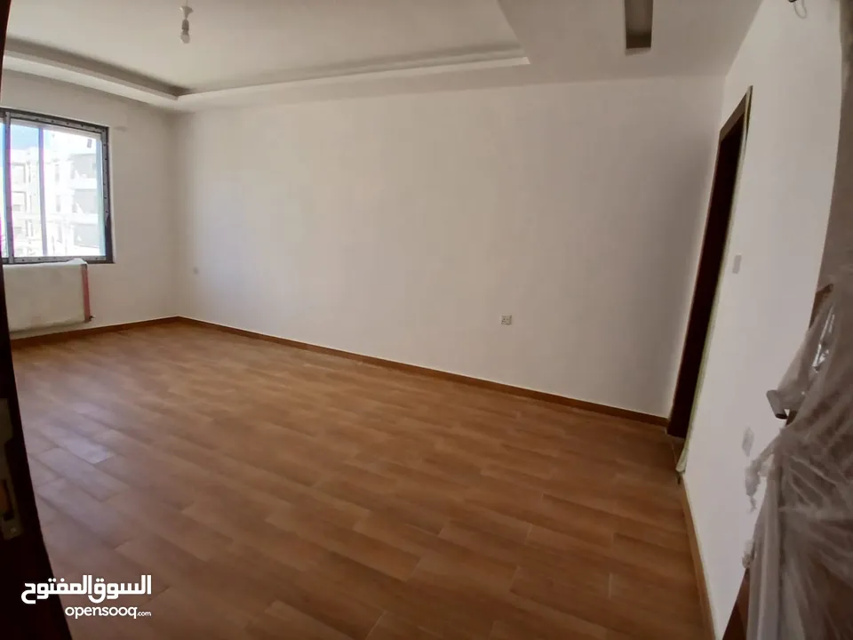 شقة فاخرة جديدة لم تسكن في أرقى واجمل مناطق دير غبار