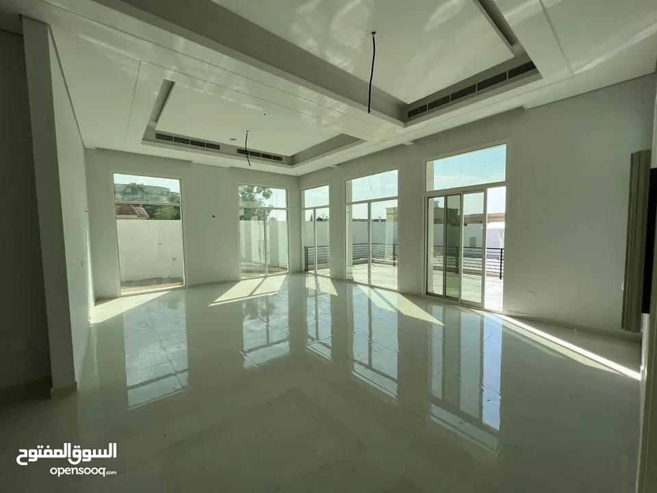 للبيع فيلا فخمة طابقين في الظيت الجنوبي     For sale, a luxurious two-storey villa in Al Dhait South