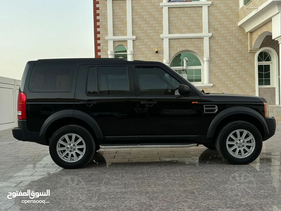 Land Rover 2007 Black Color