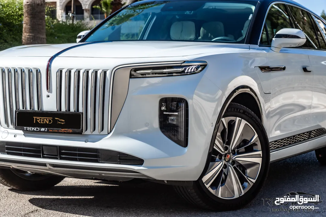 Hongqi EHS9 2022   السيارة مميزة جدا و قطعت مسافة 17,000 كيلو متر فقط