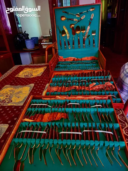 طقم مطبخ ملاعق سكاكين شوك كفاكي نحاس للبيع
