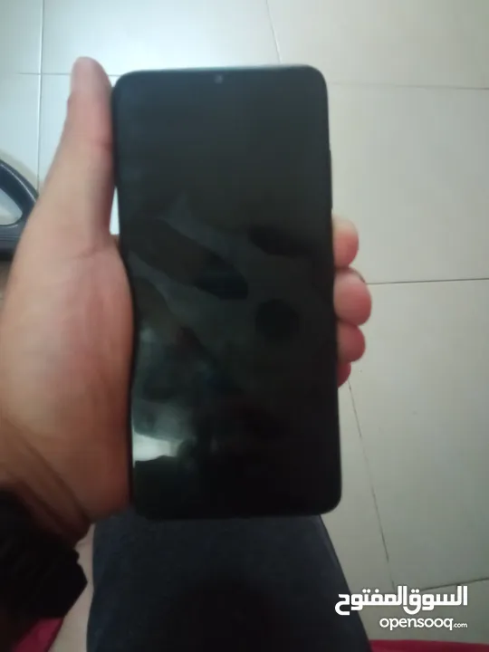 ريدمي نوت 8 pro   جهاز شغال تمام بس في كسر بظهر ونكشة بطرف شاشة مش مأثرة نهائي  ع