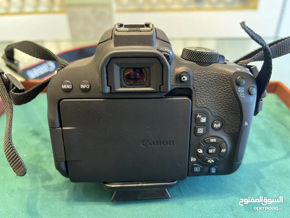 Canon EOS 800D