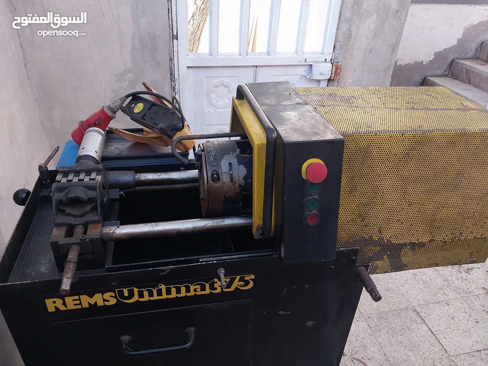 مكينة تسنين براغي ومواسير