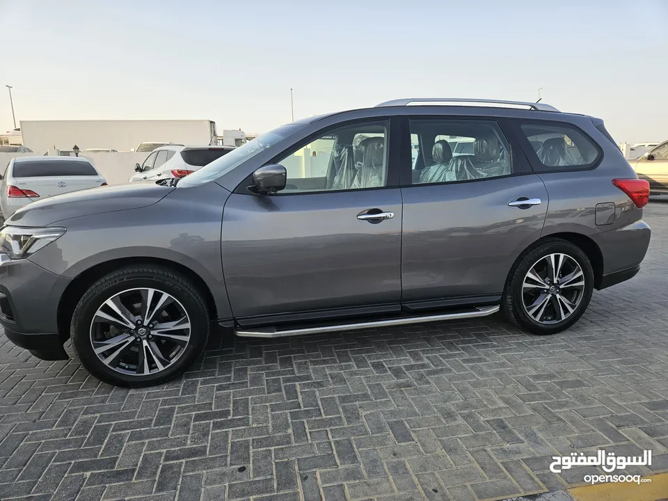 Nissan pathfinder model 2019 Gcc full option good condition very nice car everything perfect