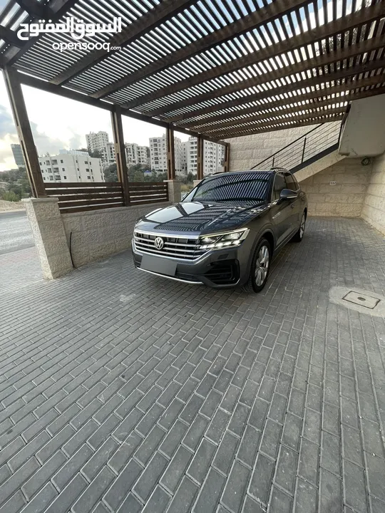طوارق 2019 ار لاين فل الفل بحالة ممتازة جدا دهان الشركة للبيع
