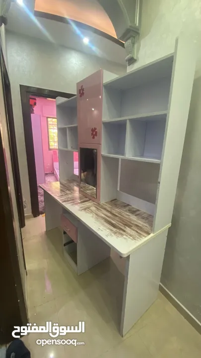 غرفة نوم بناتي زهري وابيض خشب لامينيت هاي جلوس استعمال بسيط