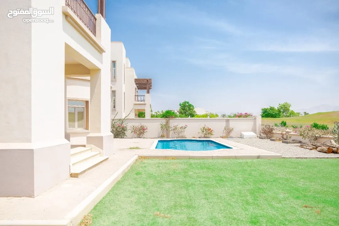Muscat Hills Villah For rent