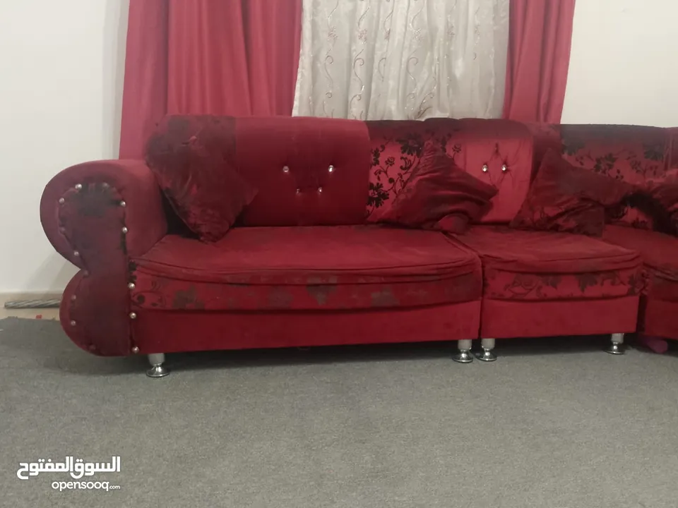 طقم كنب كورنر + طاولة سامبا + عرباية أطفال + بيرو تواليت
