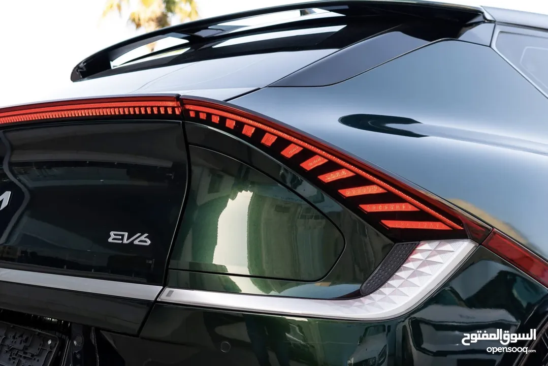 Kia EV6 2022 دفع رباعي بطاريه كبيره فل مسكر  فل اضافات خمس كميرات لون مميز