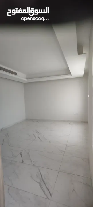 للايجار فيلا فخمة جديده كلياً  5 غرف و المرافق - Brand New Villa For Rent 5 BHK with Facility