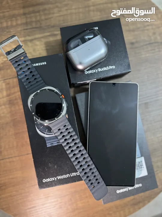للبيع هاتف Samsung S25 Ultra + Galaxy Watch Ultra + Galaxy Puds Pro 3