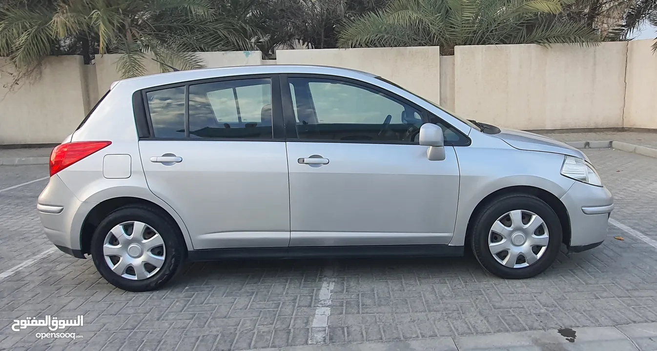 Nissan Tiida 2011 Hach back Suv 1.8 L Without Accident Excellant condition passing till Sept 2024.