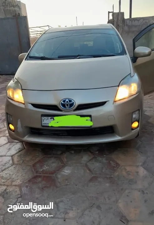 تويوتا بريوس للبيع