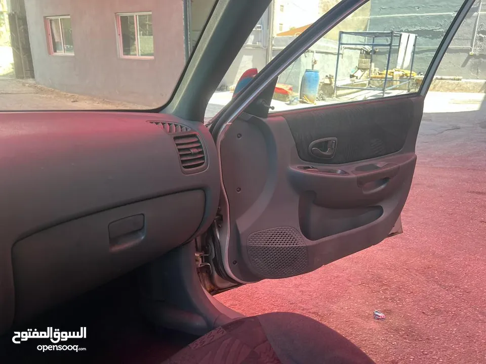 هيونداي فيرنا 2002 بسعر حرق 3800 قابل للتفاوض