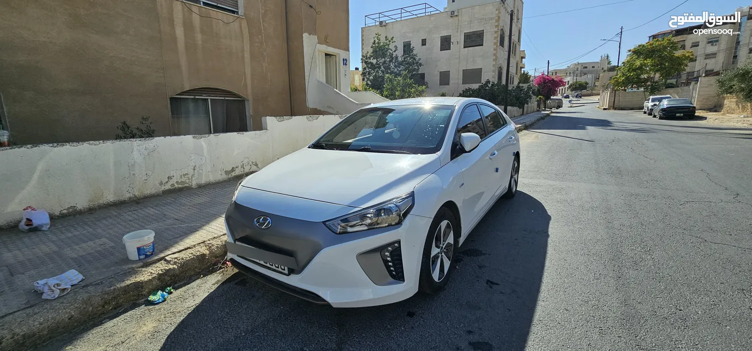ايونيك كهرباء 2018 للبيع بسبب السفر ممشى قليل جدا 46 الف كيلو