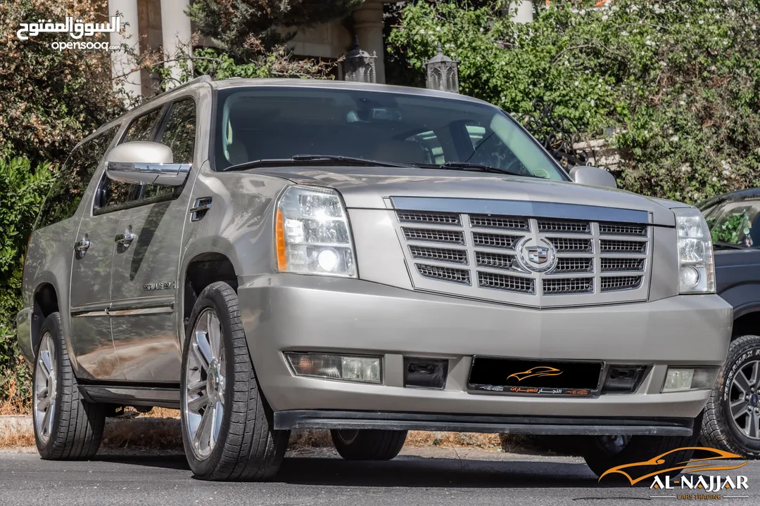Cadillac Escalade 2008   السيارة مميزة جدا و قطعت مسافة 179,000 كيلو متر فقط