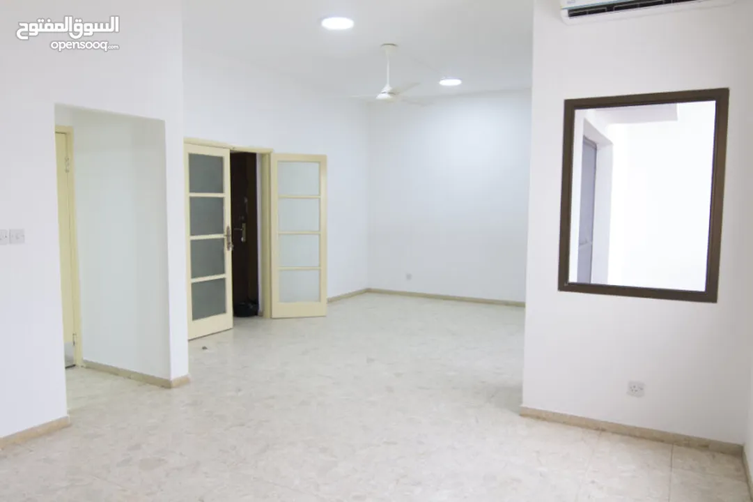 Good 1 Bedroom Flats at Al Falaj area near to SPAR Super Market.