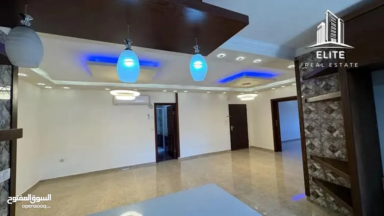 للايجار شقه دبلكس في سطح مرحبا قرب شارع القدس